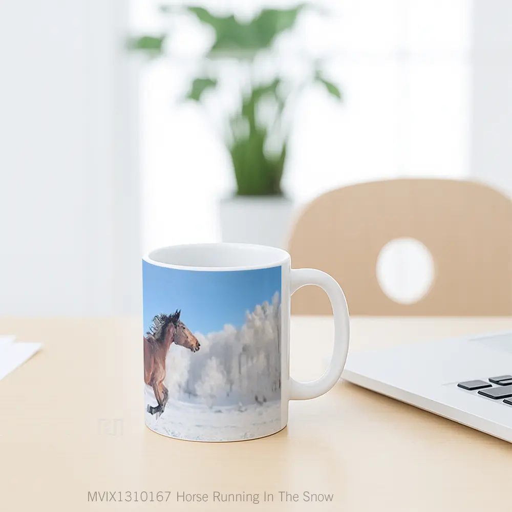 Mug Horse Running In The Snow Gelas Hewan Lucu - All-side / Desain