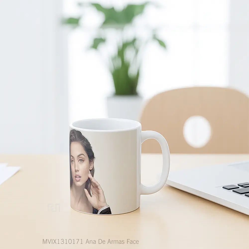 Mug Ana De Armas Face Gelas Keramik Unik - All-side / Desain