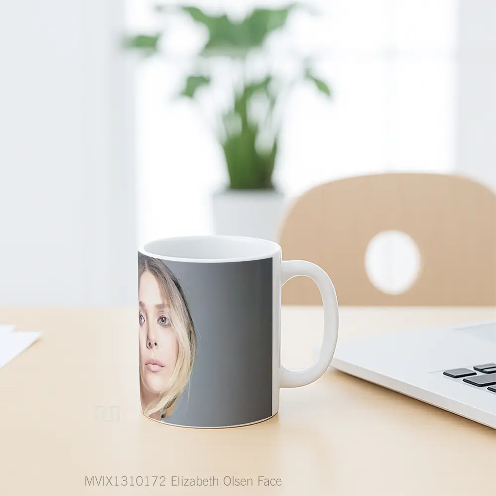 Mug Elizabeth Olsen Face Gelas Keramik Unik - All-side / Desain