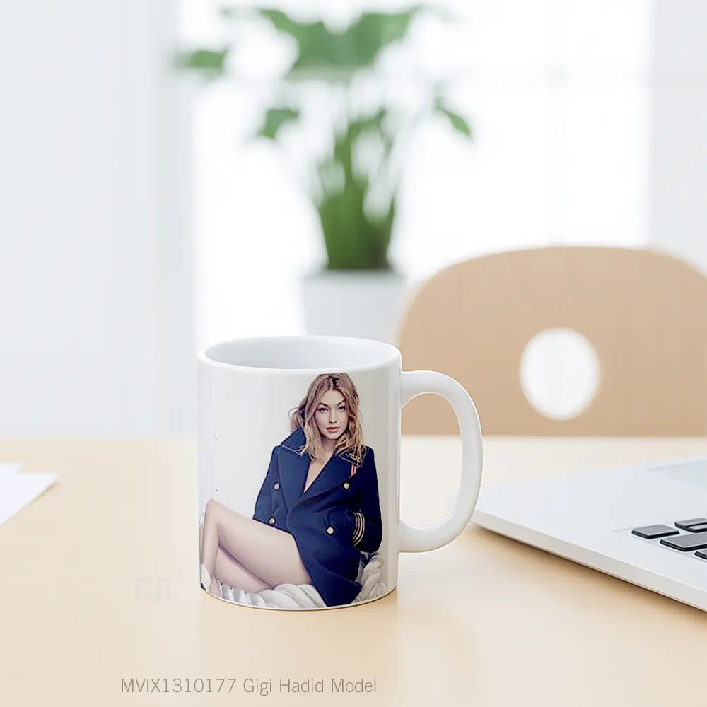 Mug Gigi Hadid Model Gelas Keramik Unik - All-side / Desain