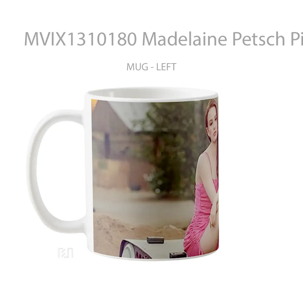 Mug Madelaine Petsch Pink Dress Gelas Keramik Unik - All-side / Desain