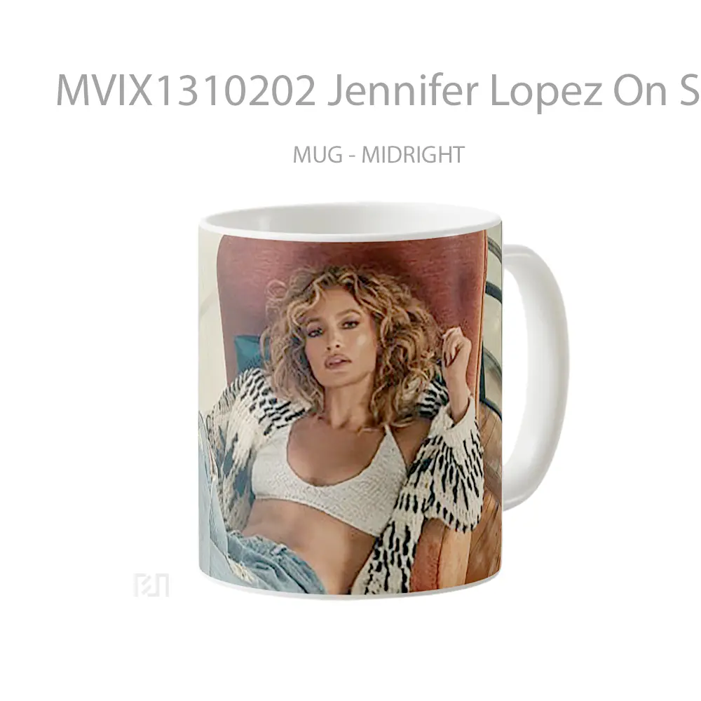 Mug Jennifer Lopez On Sofa Gelas Selebriti - All-side / Desain