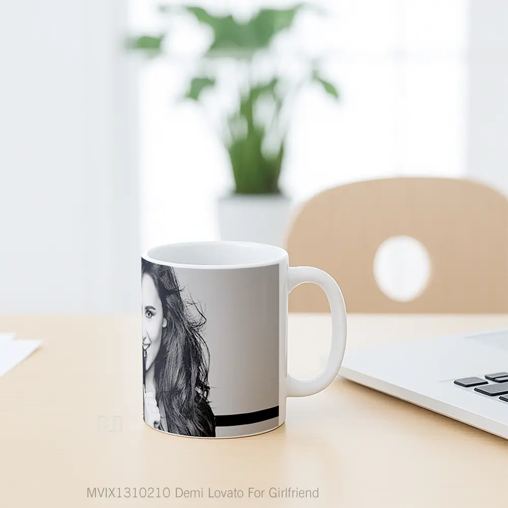 Mug Demi Lovato For Girlfriend Gelas Selebriti - All-side / Desain