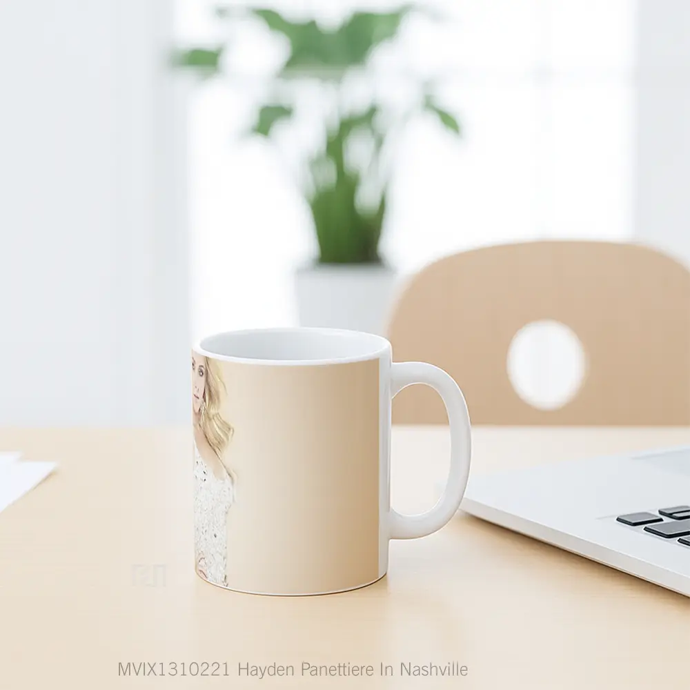 Mug Hayden Panettiere In Nashville Gelas Keramik Unik - All-side / Desain