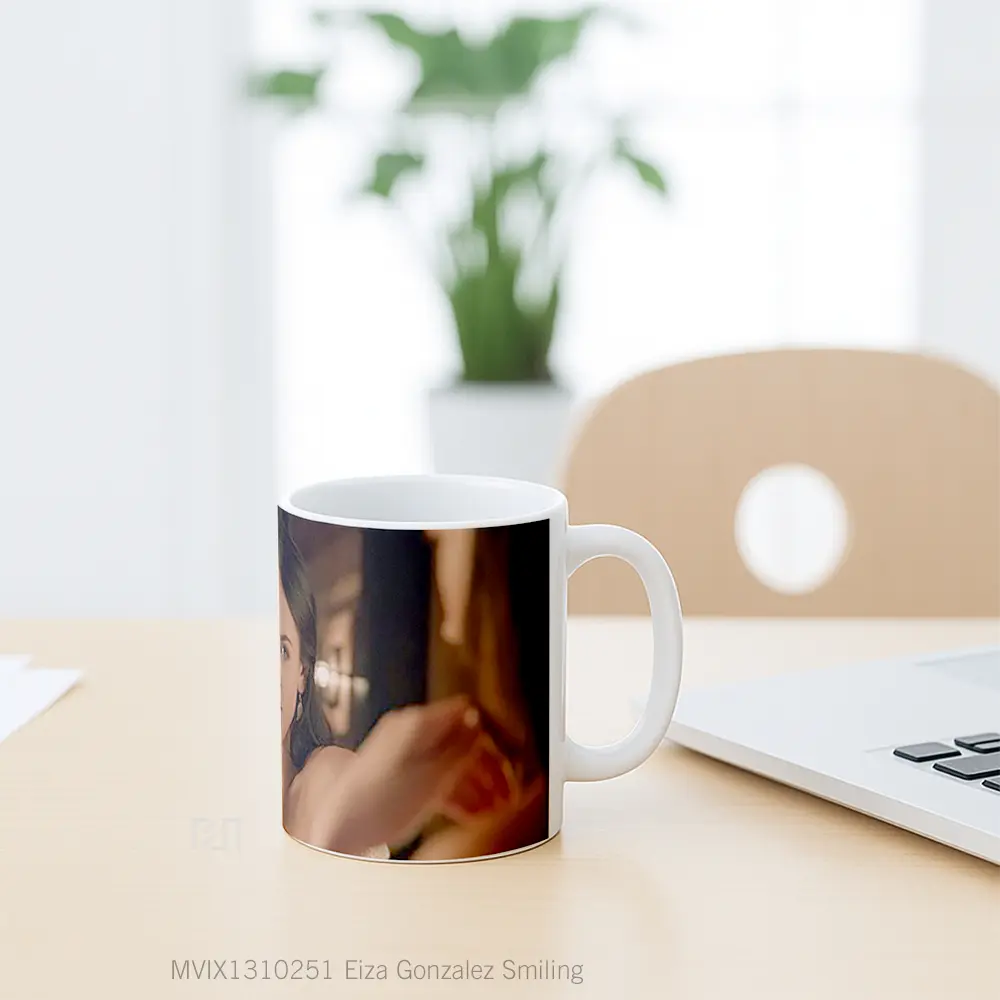 Mug Eiza Gonzalez Smiling Gelas Selebriti - All-side / Desain