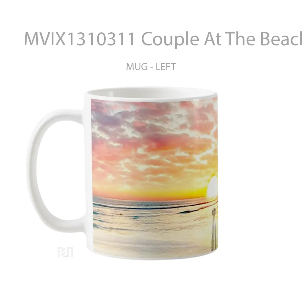 Mug Couple At The Beach At Sunset Gelas Pemandangan Alam - All-side / Desain