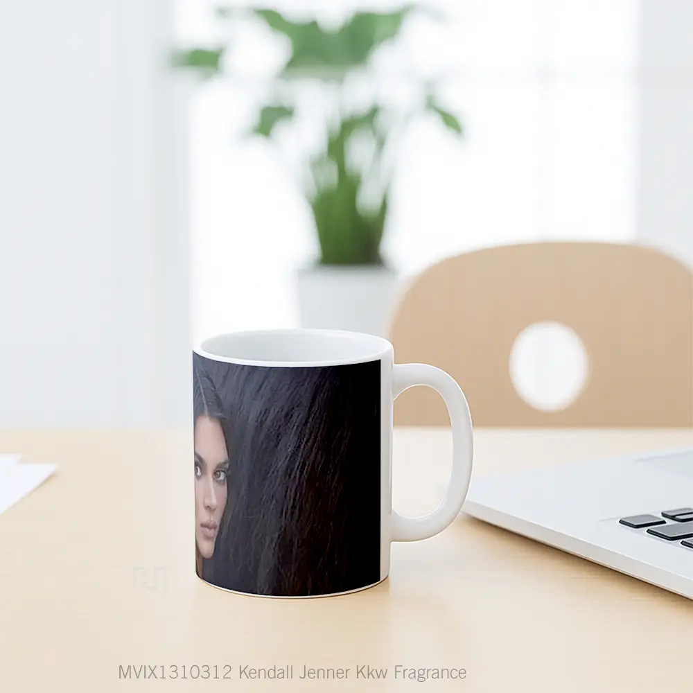 Mug Kendall Jenner Kkw Fragrance Gelas Selebriti - All-side / Desain