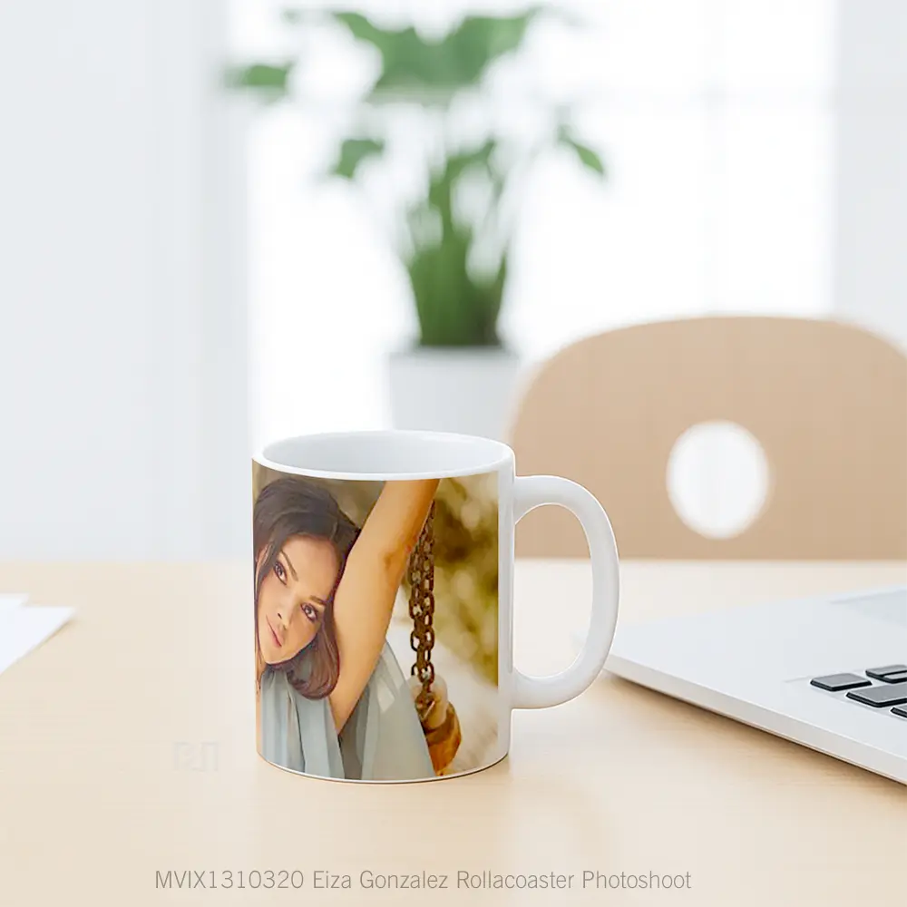Mug Eiza Gonzalez Rollacoaster Photoshoot Gelas Selebriti - All-side / Desain