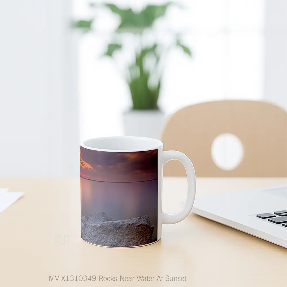 Mug Rocks Near Water At Sunset Gelas Pemandangan Alam - All-side / Desain