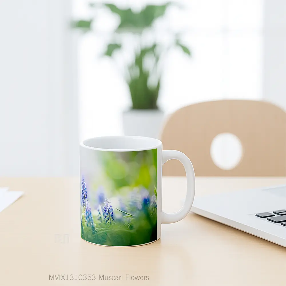 Mug Muscari Flowers Gelas Pemandangan Alam - All-side / Desain