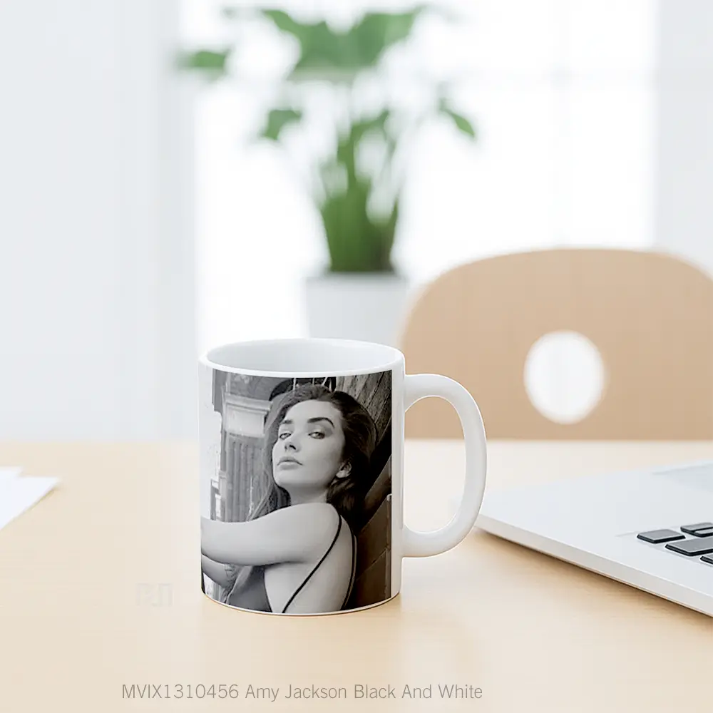 Mug Amy Jackson Black And White Gelas Keramik Unik - All-side / Desain
