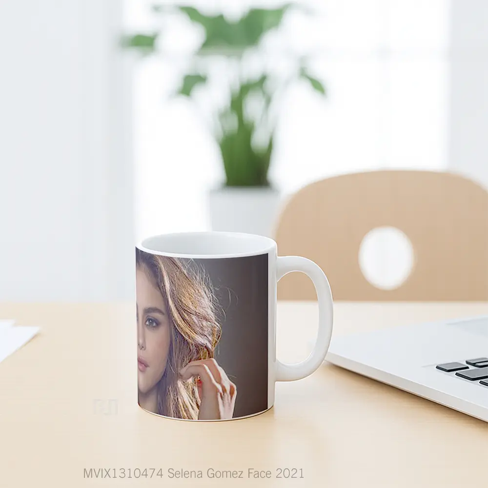 Mug Selena Gomez Face 2021 Gelas Selebriti - All-side / Desain
