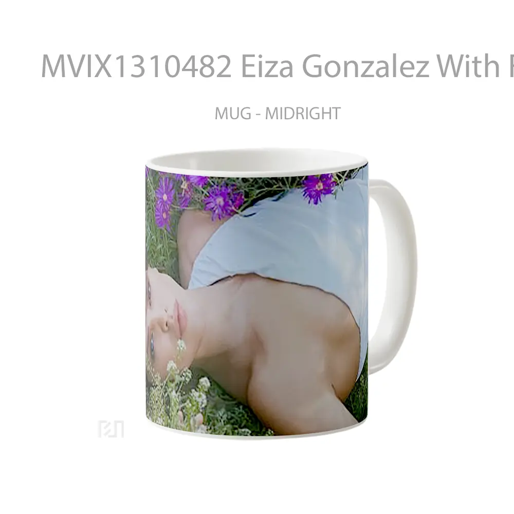 Mug Eiza Gonzalez With Flowers Gelas Selebriti - All-side / Desain