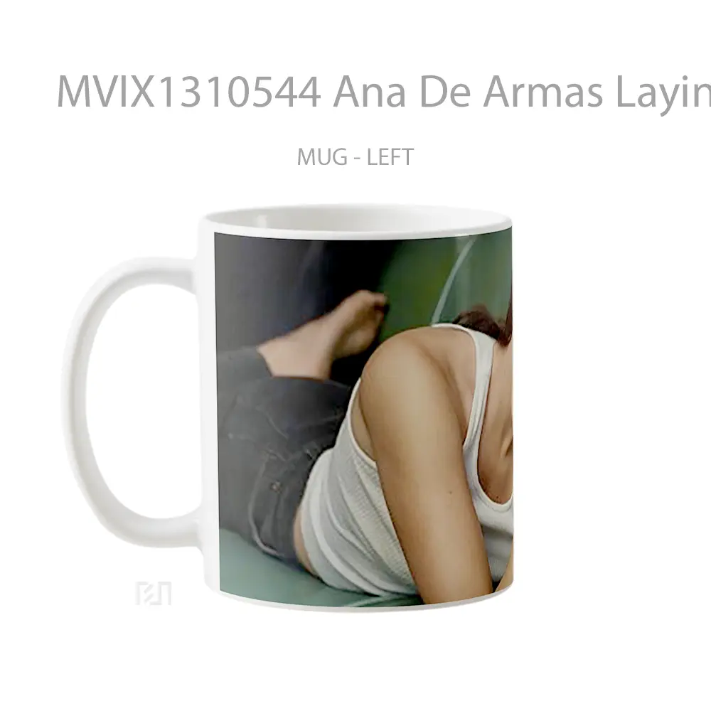 Mug Ana De Armas Laying On Sofa Gelas Keramik Unik - All-side / Desain