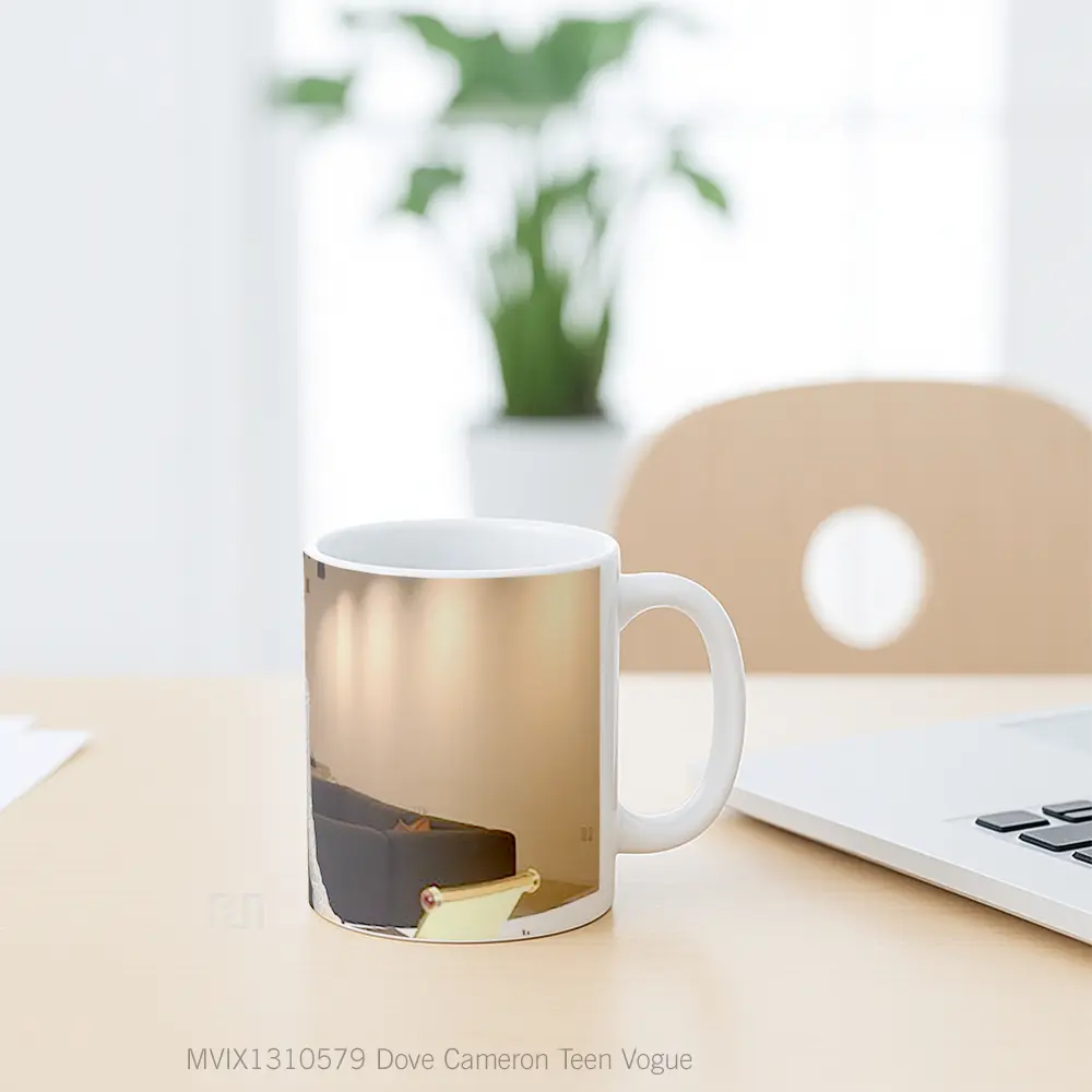 Mug Dove Cameron Teen Vogue Gelas Keramik Unik - All-side / Desain