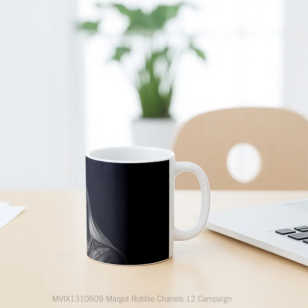 Mug Margot Robbie Chanels 12 Campaign Gelas Keramik Unik - All-side / Desain