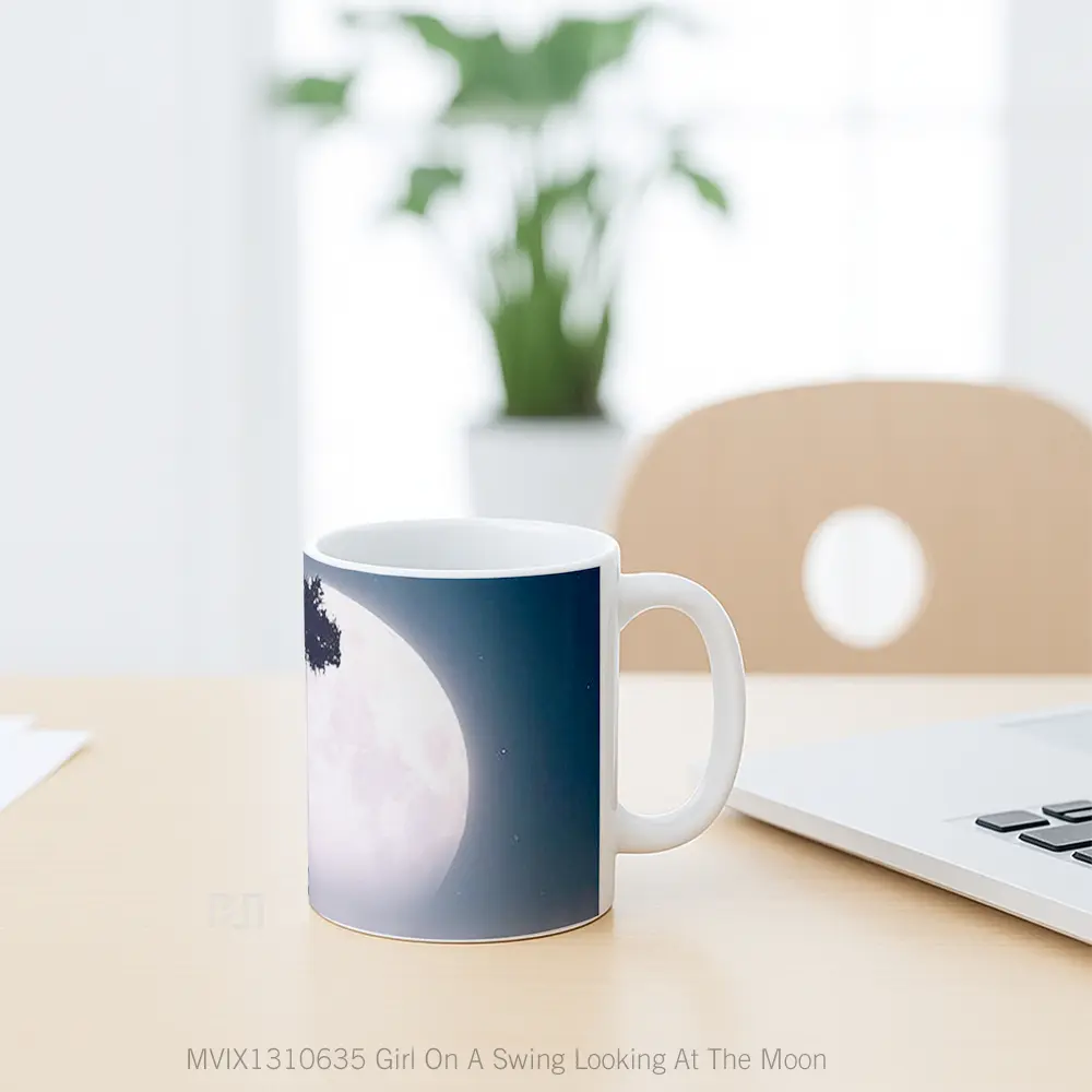 Mug Girl On A Swing Looking At The Moon Gelas Astronomi - All-side / Desain