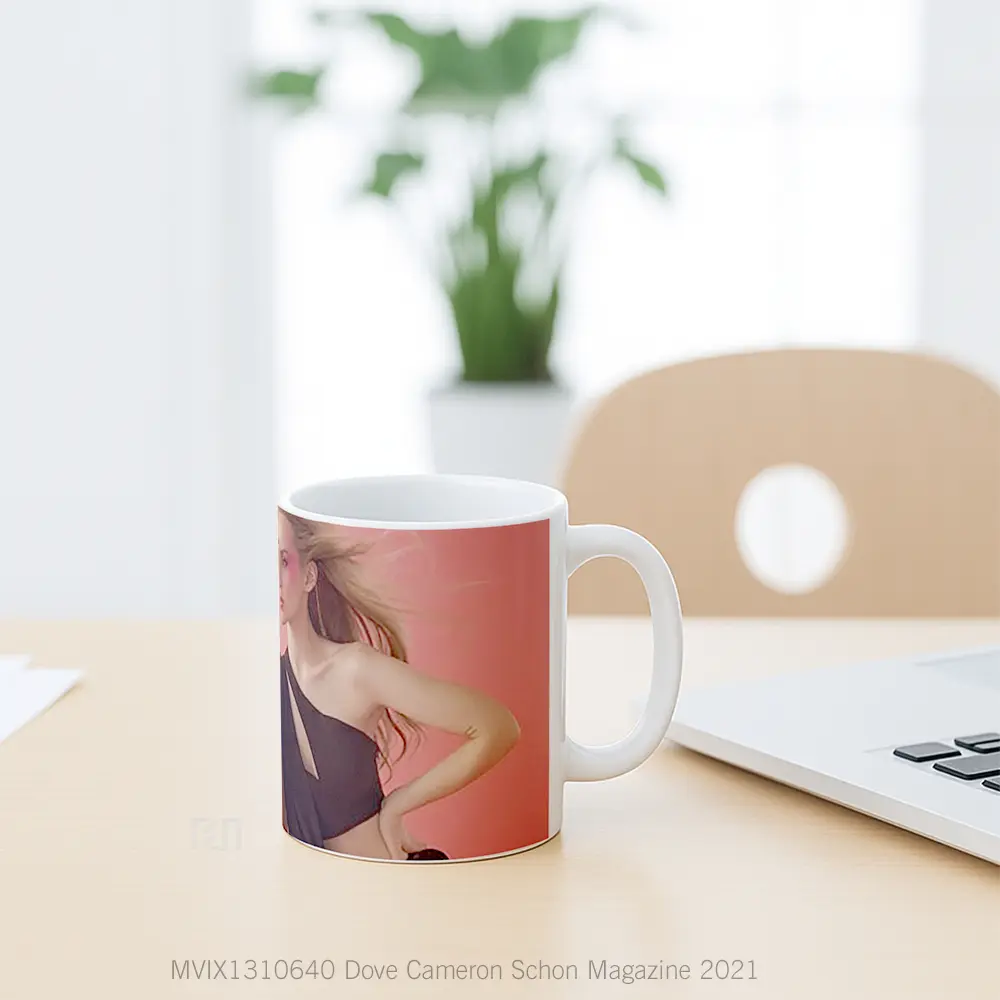 Mug Dove Cameron Schon Magazine 2021 Gelas Keramik Unik - All-side / Desain