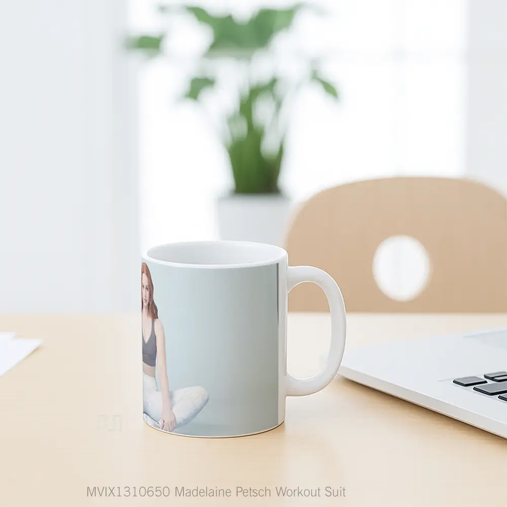 Mug Madelaine Petsch Workout Suit Gelas Keramik Unik - All-side / Desain