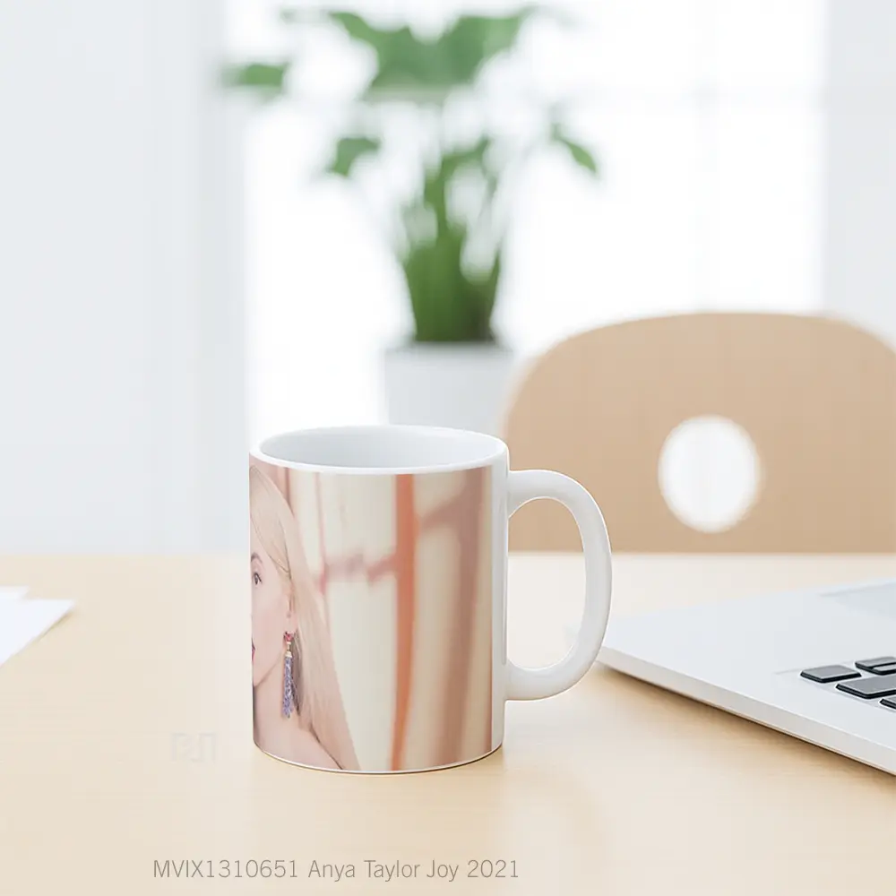 Mug Anya Taylor Joy 2021 Gelas Selebriti - All-side / Desain