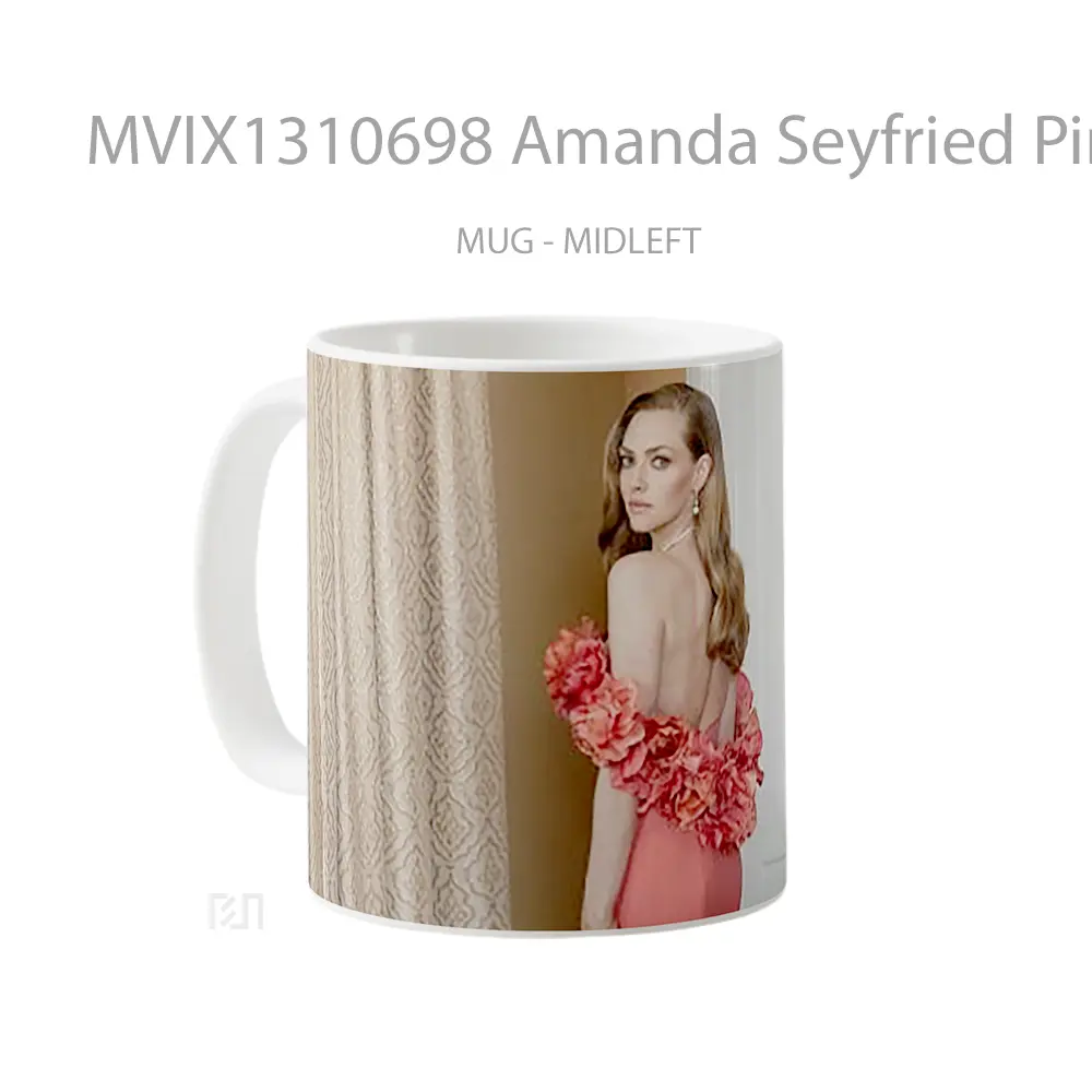 Mug Amanda Seyfried Pink Dress Gelas Keramik Unik - All-side / Desain