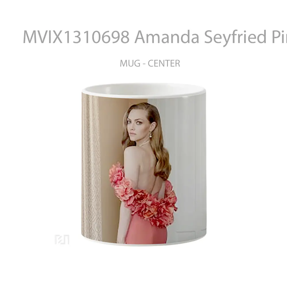Mug Amanda Seyfried Pink Dress Gelas Keramik Unik