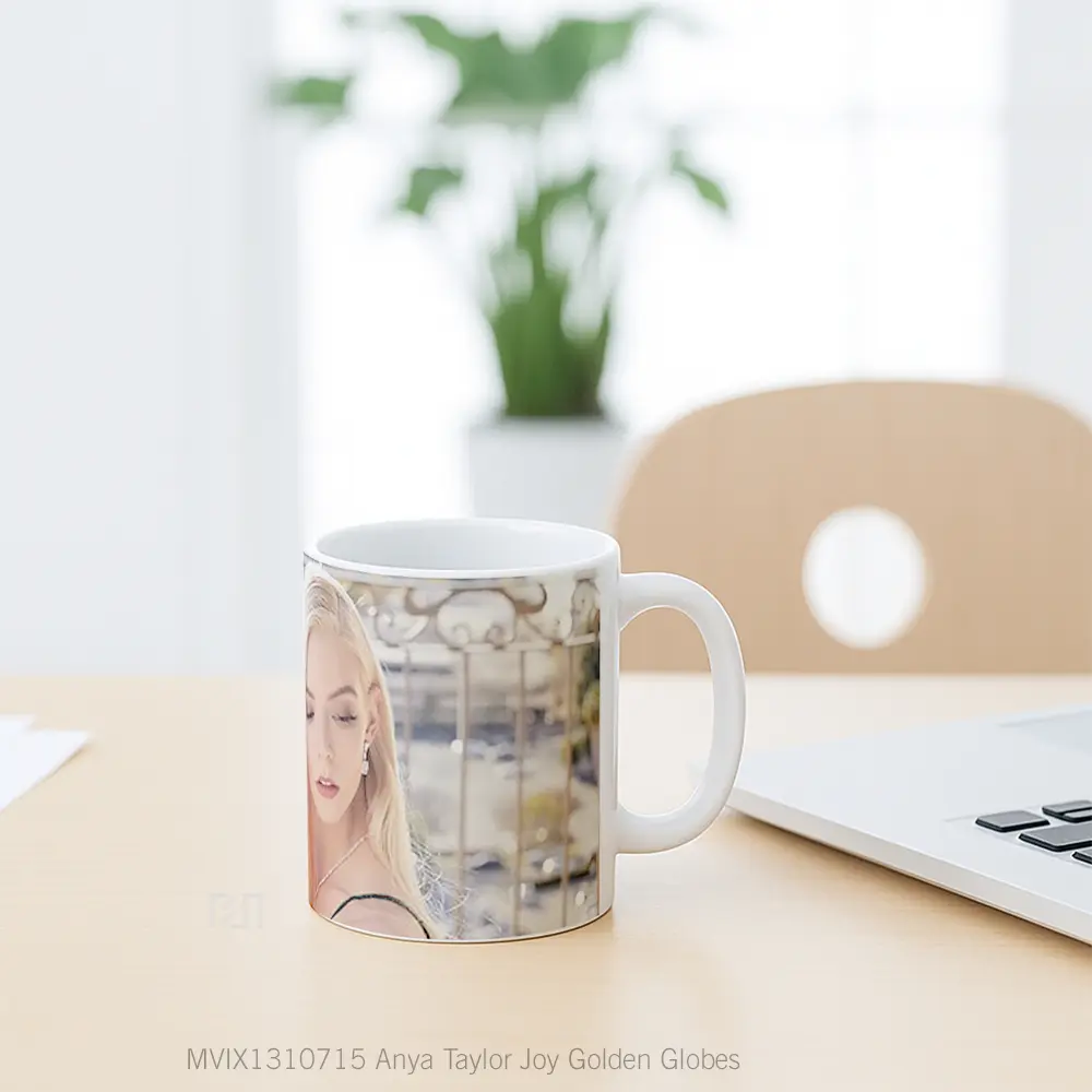 Mug Anya Taylor Joy Golden Globes Gelas Selebriti - All-side / Desain