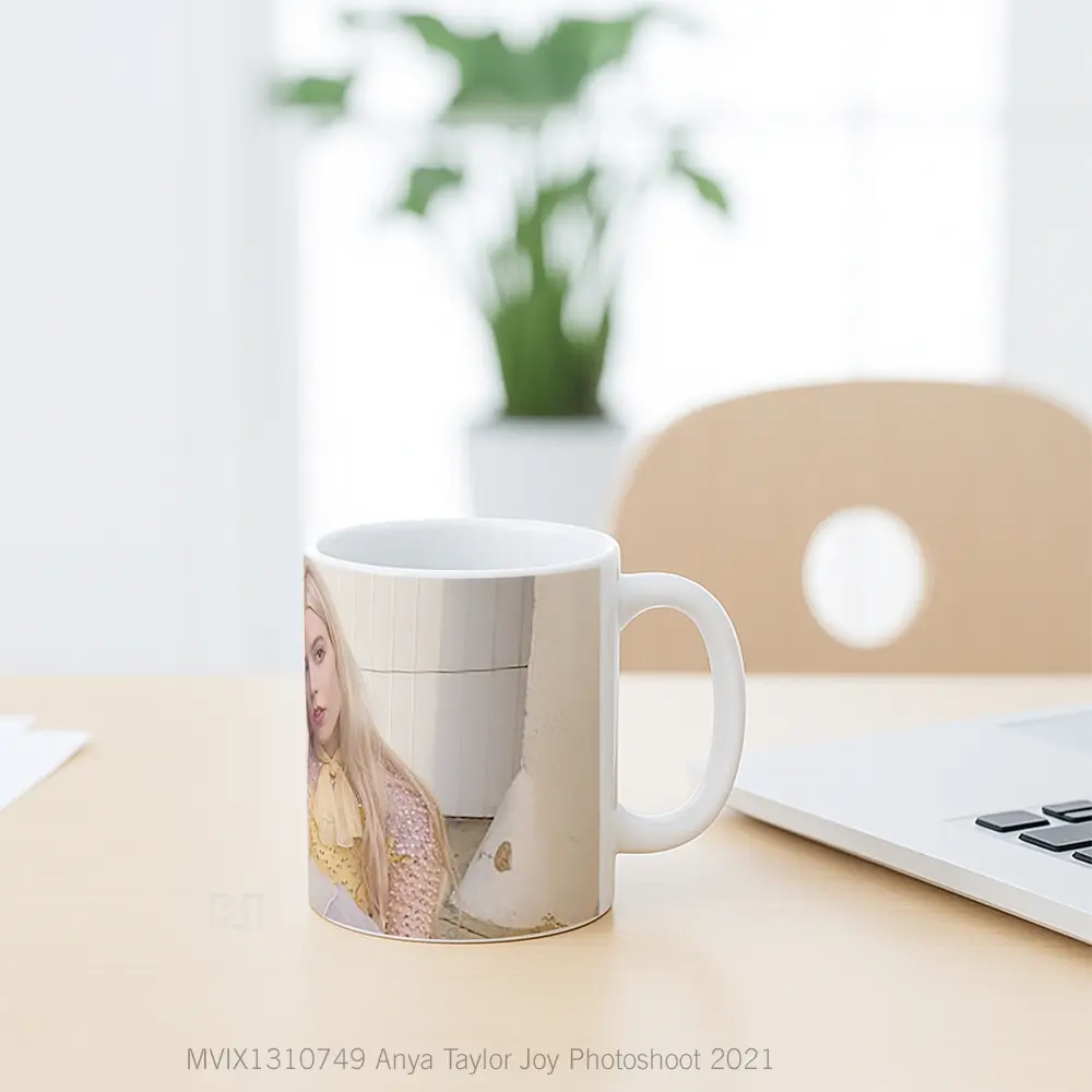 Mug Anya Taylor Joy Photoshoot 2021 Gelas Selebriti - All-side / Desain