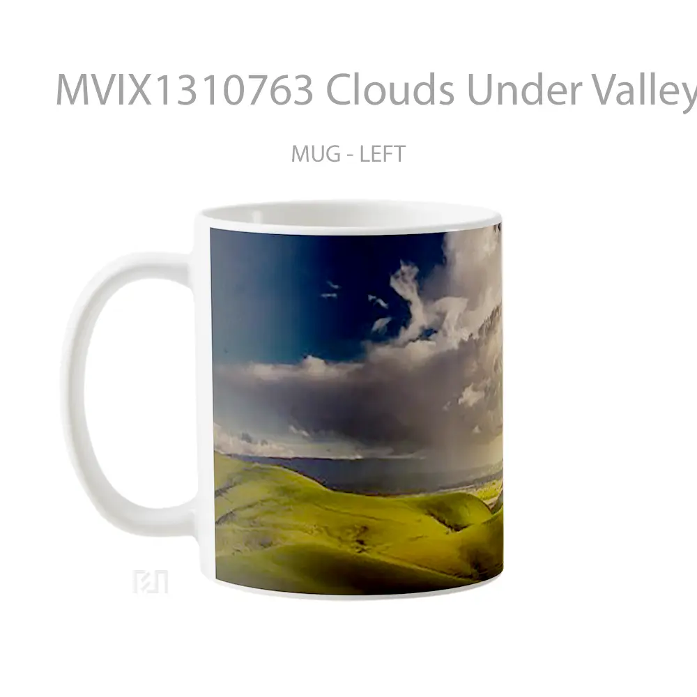 Mug Clouds Under Valley Gelas Pemandangan Alam - All-side / Desain