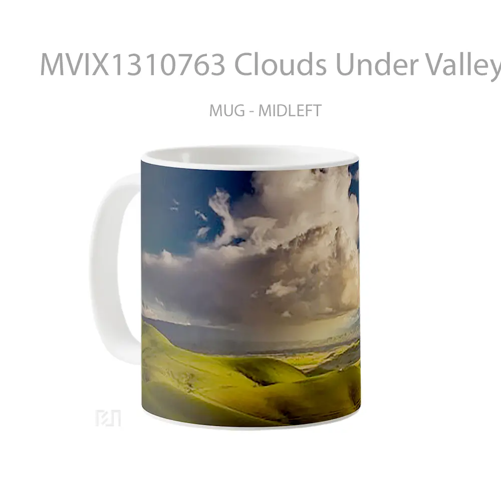 Mug Clouds Under Valley Gelas Pemandangan Alam - All-side / Desain