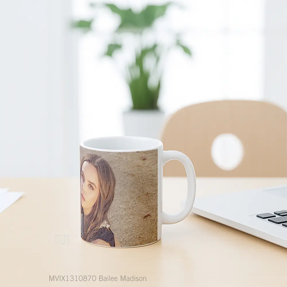 Mug Bailee Madison Gelas Keramik Unik - All-side / Desain