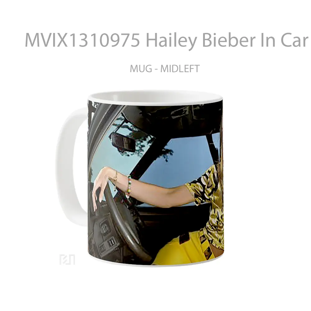 Mug Hailey Bieber In Car Cangkir Mobil - All-side / Desain