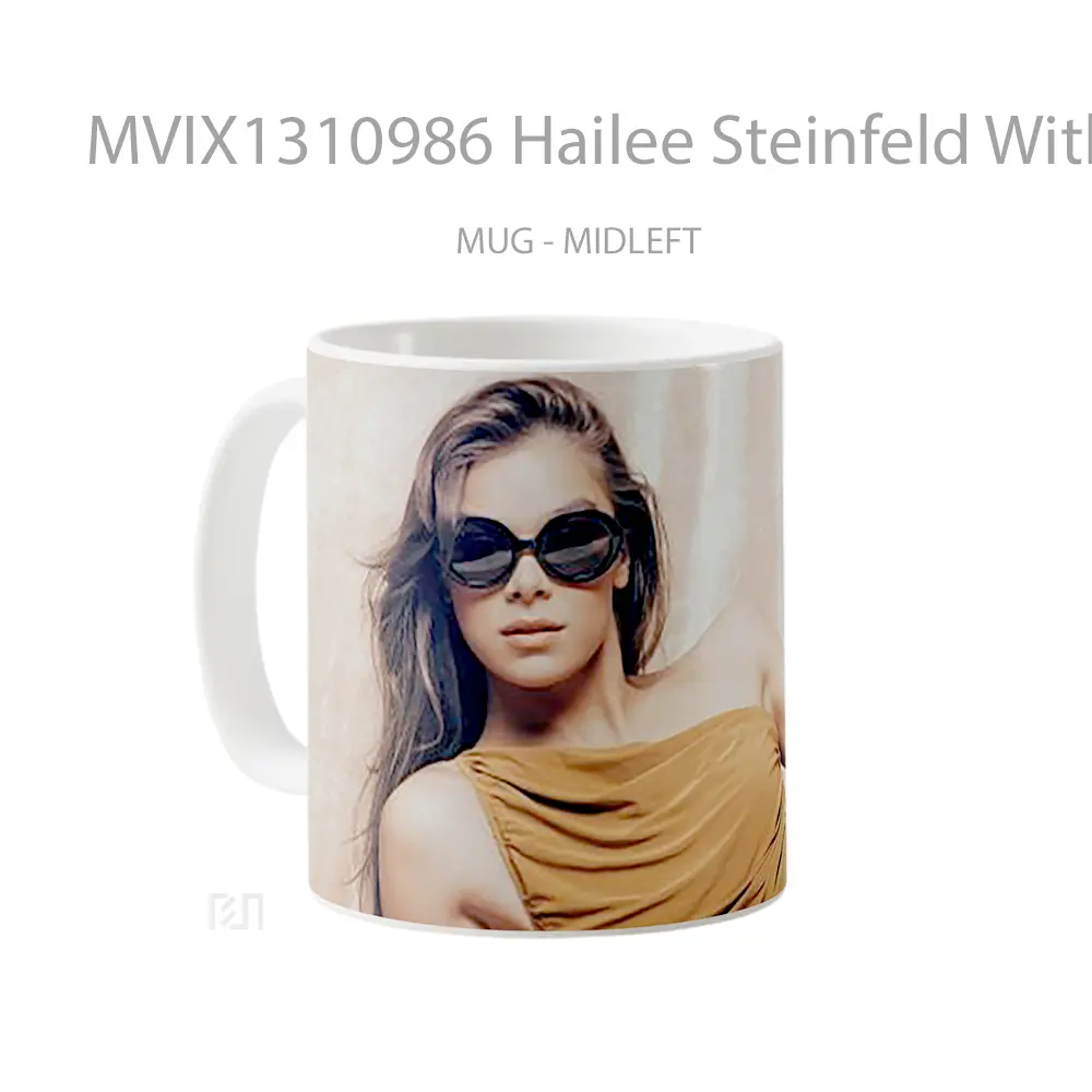 Mug Hailee Steinfeld With Sunglasses Gelas Selebriti - All-side / Desain