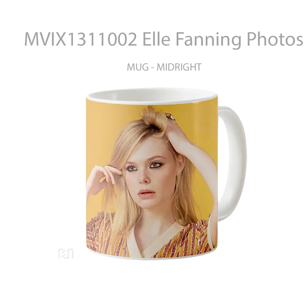 Mug Elle Fanning Photoshoot Gelas Keramik Unik - All-side / Desain