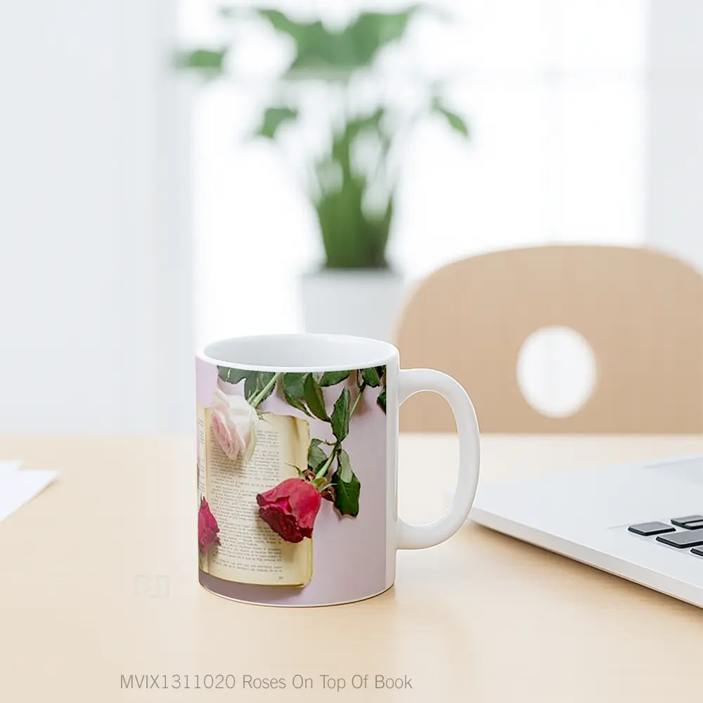 Mug Roses On Top Of Book Gelas Keramik Unik - All-side / Desain