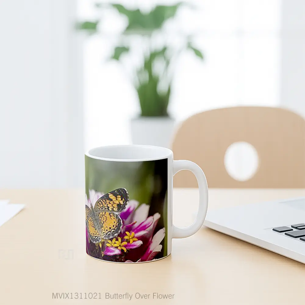 Mug Butterfly Over Flower Gelas Hewan Lucu - All-side / Desain