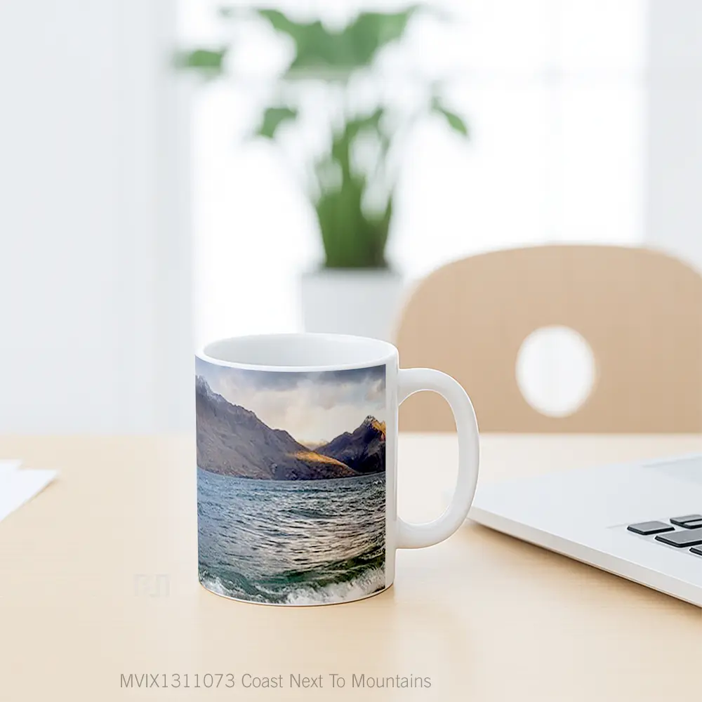 Mug Coast Next To Mountains Gelas Pemandangan Alam - All-side / Desain