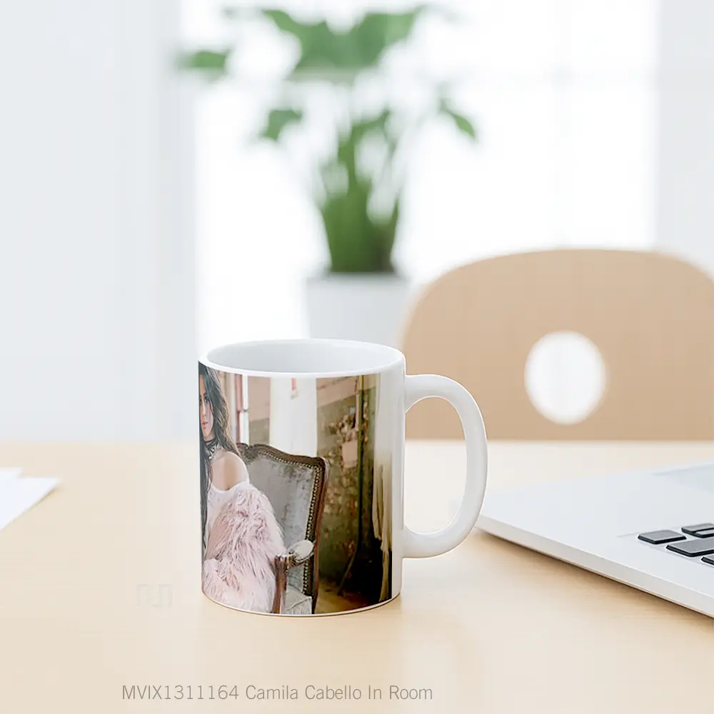 Mug Camila Cabello In Room Gelas Selebriti - All-side / Desain