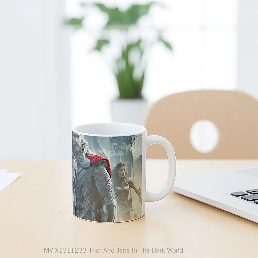 Mug Thor And Jane In The Dark World Gelas Superhero - All-side / Desain