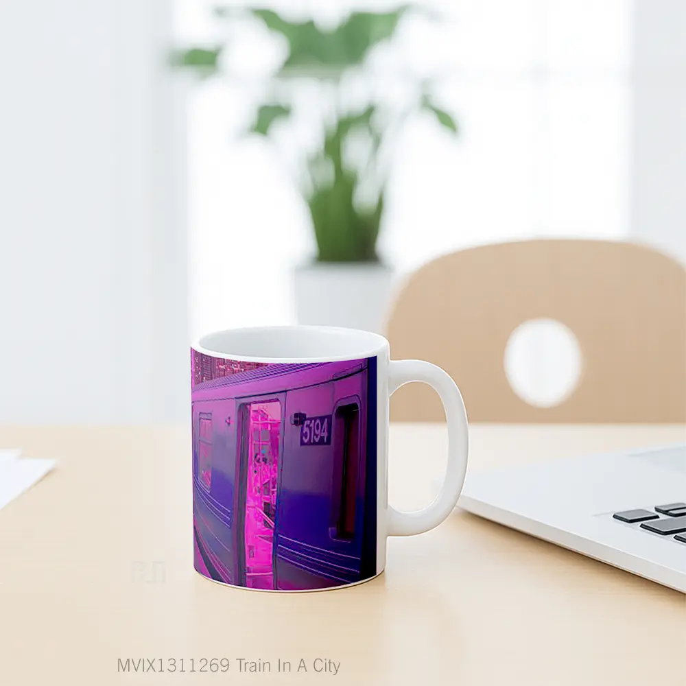 Mug Train In A City Gelas Keramik Unik - All-side / Desain