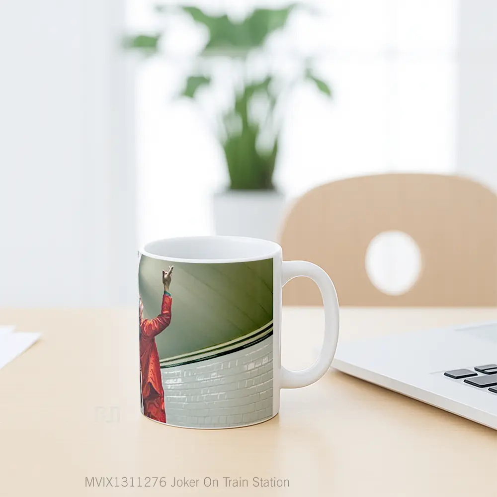 Mug Joker On Train Station Gelas Superhero - All-side / Desain