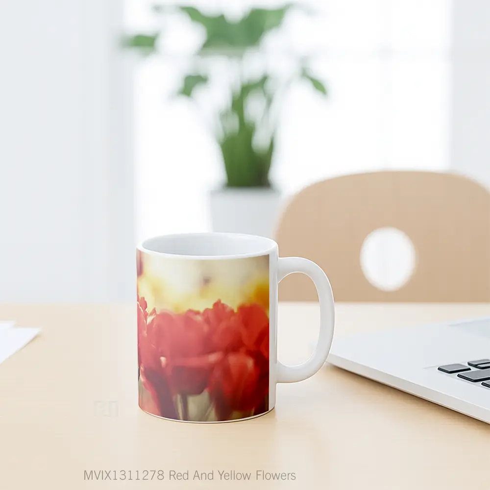 Mug Red And Yellow Flowers Gelas Pemandangan Alam - All-side / Desain