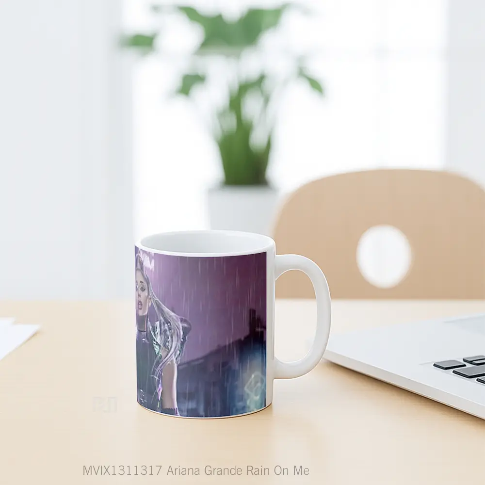 Mug Ariana Grande Rain On Me Gelas Selebriti - All-side / Desain