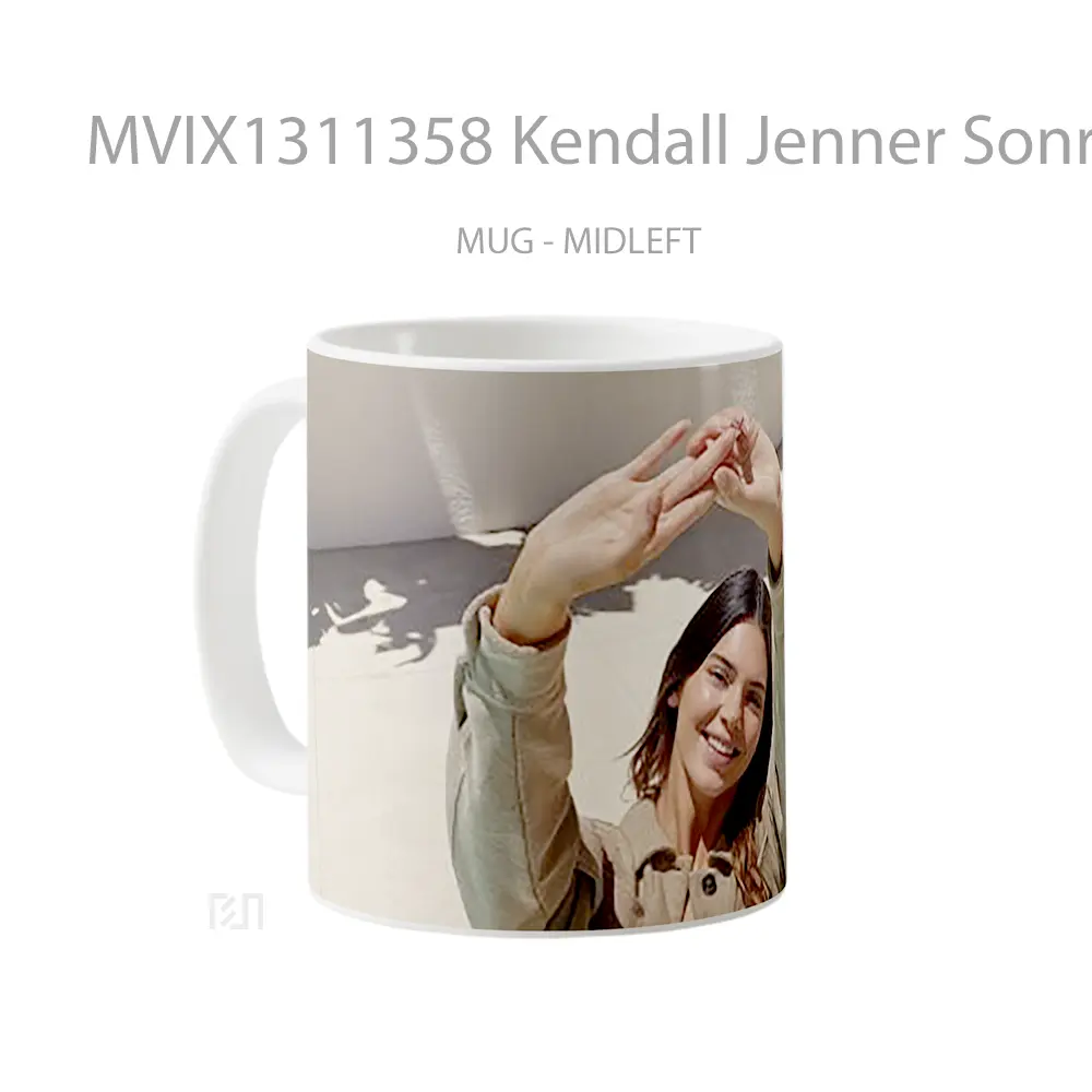 Mug Kendall Jenner Sonriendo Al Sol Gelas Selebriti - All-side / Desain