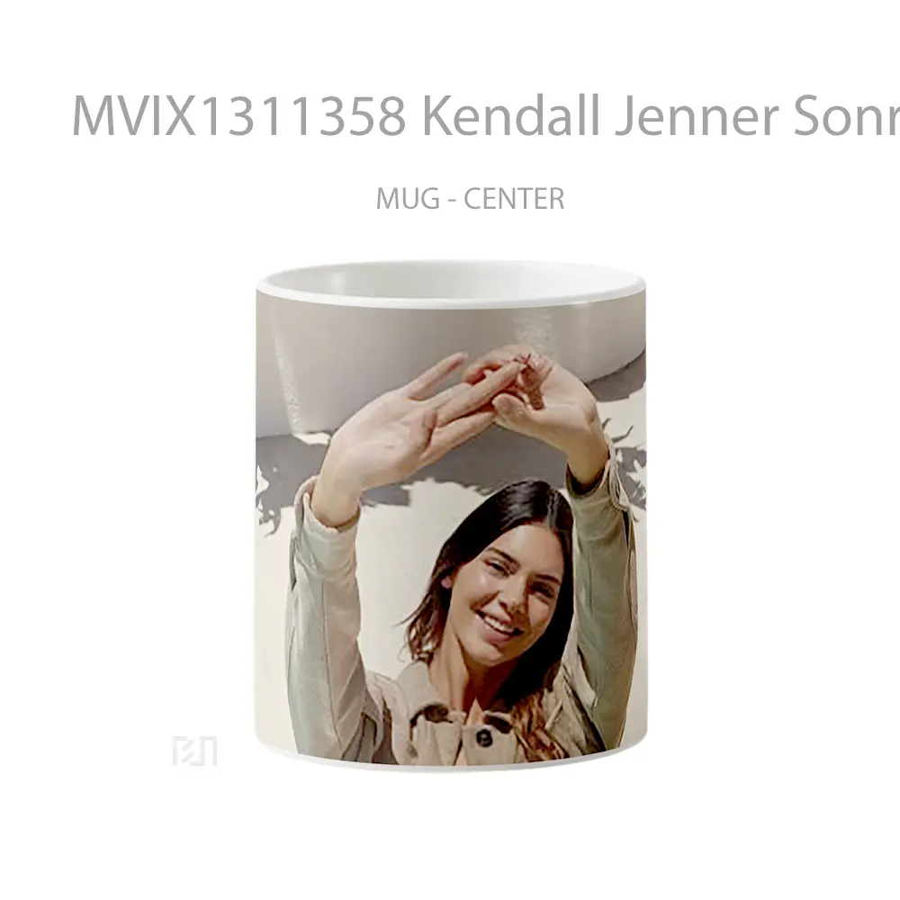 Mug Kendall Jenner Sonriendo Al Sol Gelas Selebriti