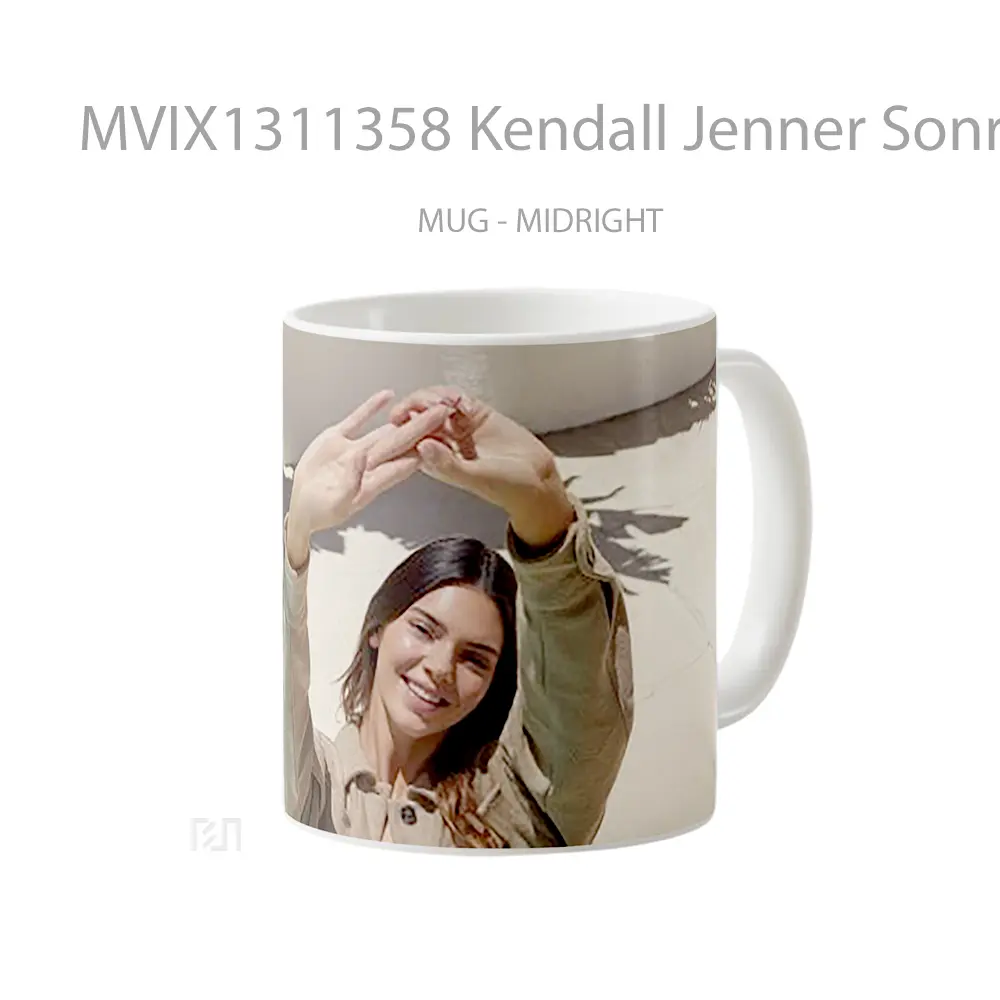 Mug Kendall Jenner Sonriendo Al Sol Gelas Selebriti - All-side / Desain