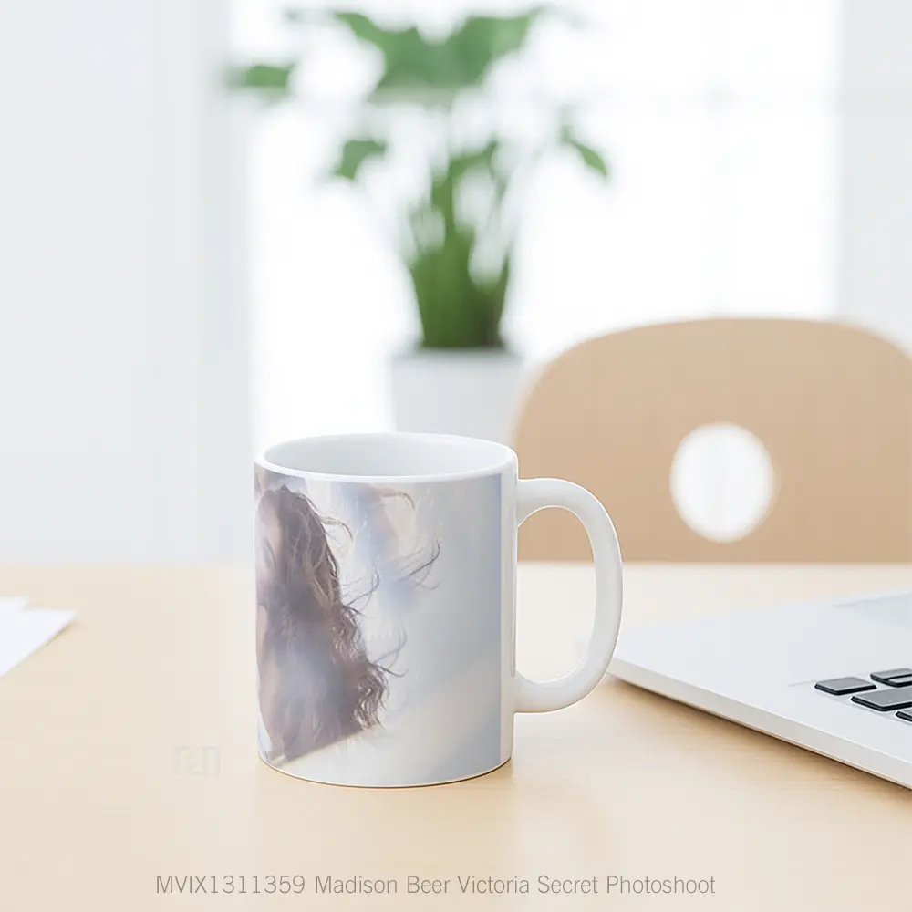 Mug Madison Beer Victoria Secret Photoshoot Gelas Keramik Unik - All-side / Desain