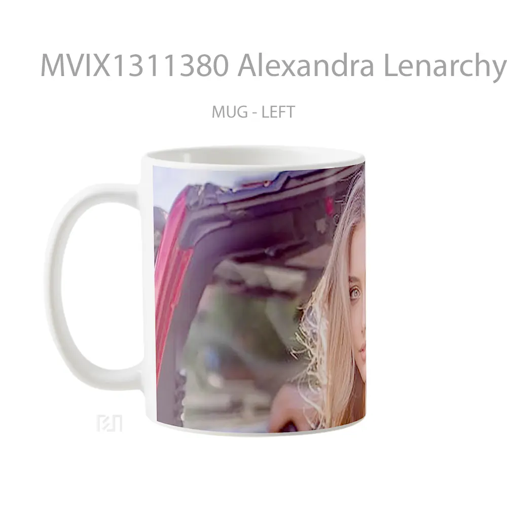 Mug Alexandra Lenarchyk In Car Cangkir Mobil - All-side / Desain