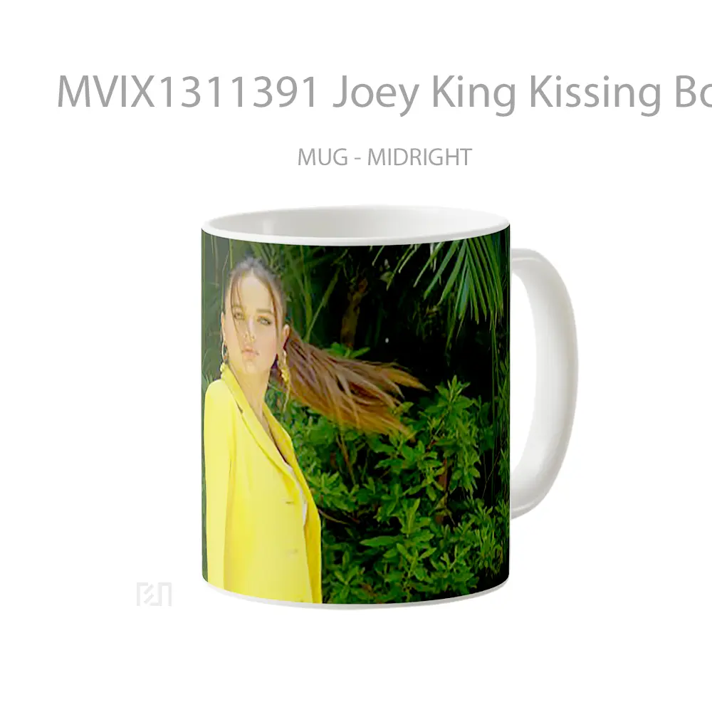 Mug Joey King Kissing Booth 3 Gelas Keramik Unik - All-side / Desain
