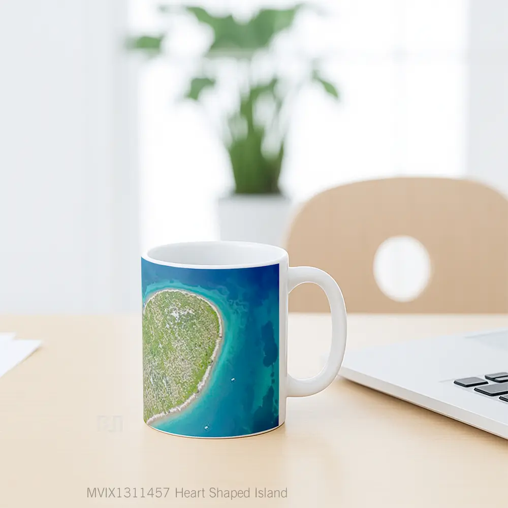 Mug Heart Shaped Island Gelas Pemandangan Alam - All-side / Desain